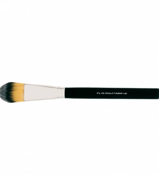 01 Foundation Brush